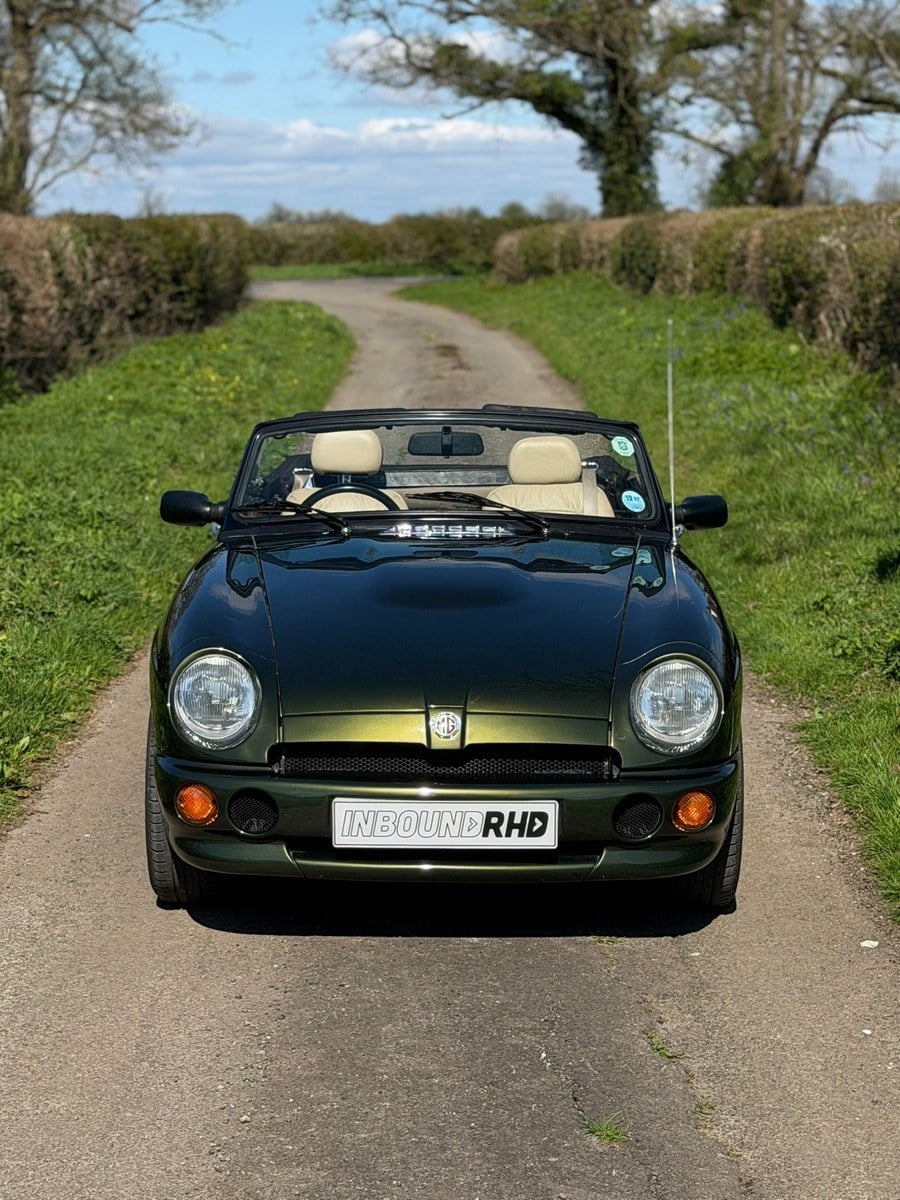 1995 MG RV8 — source photo 4 of 25