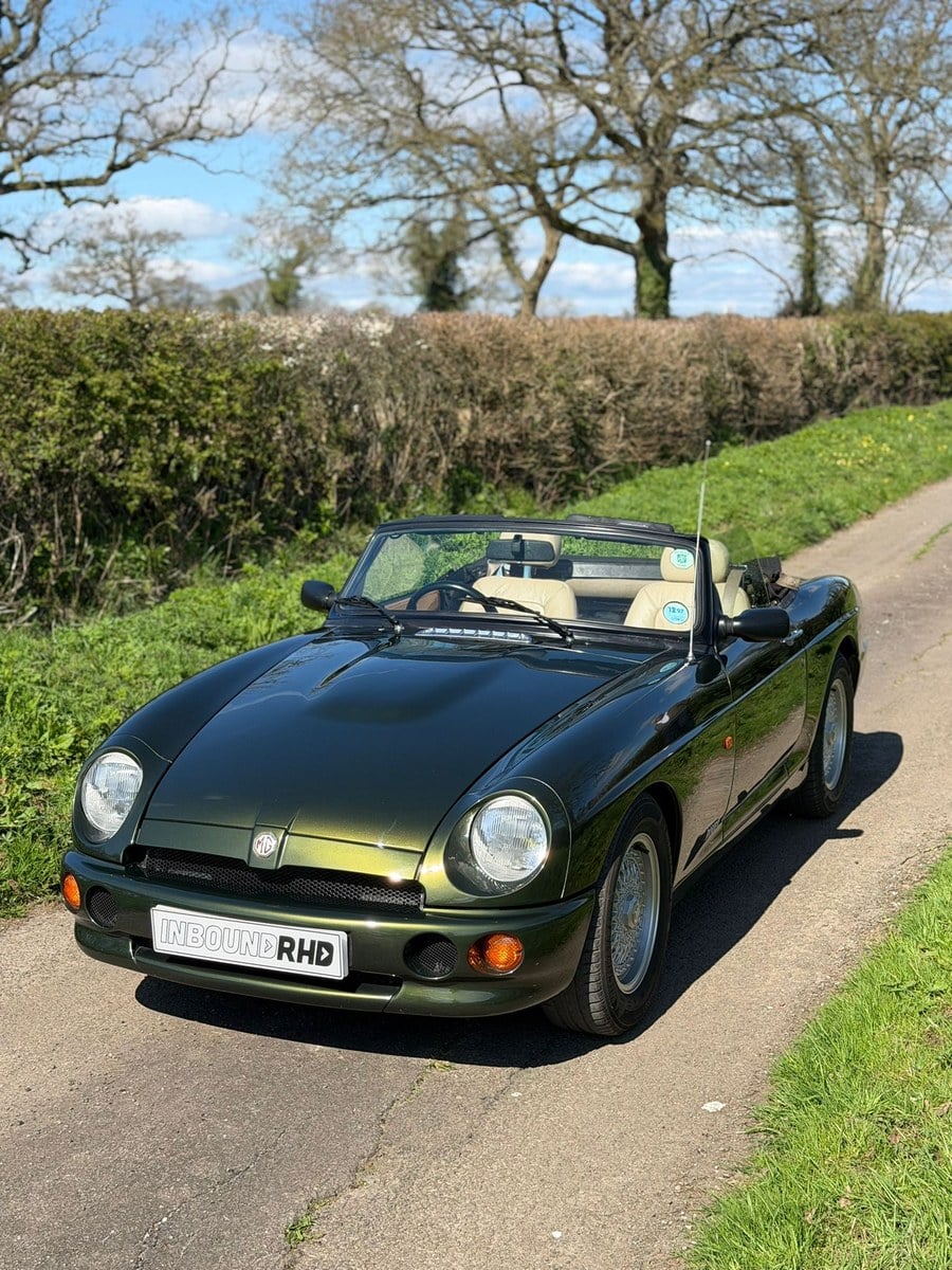 1995 MG RV8 — source photo 2 of 25